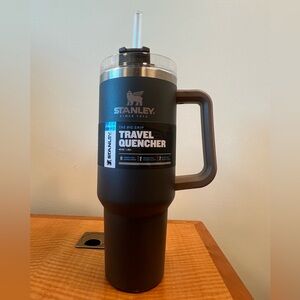 NWT Stanley Adventure Big Grip Travel Quencher (40 oz)